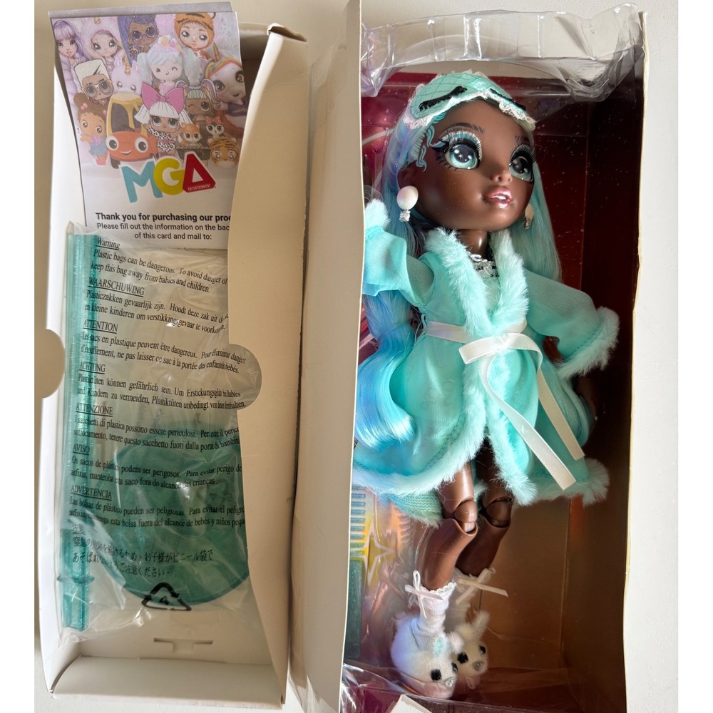 Rainbow High Slumber Party Robin Sterling Doll Blue Pajamas MGA